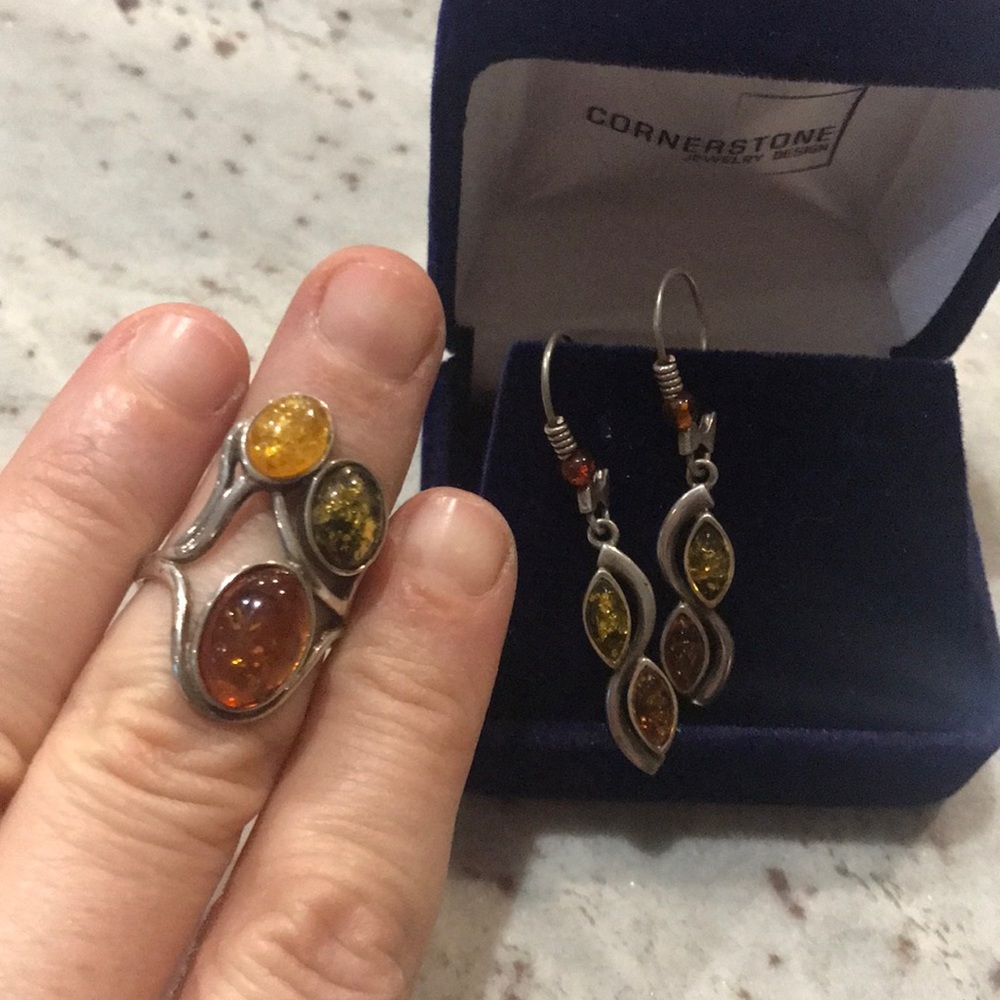 Tri color amber ring and matching earrings